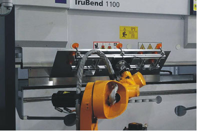 德国通快折弯机配合机器人抓手